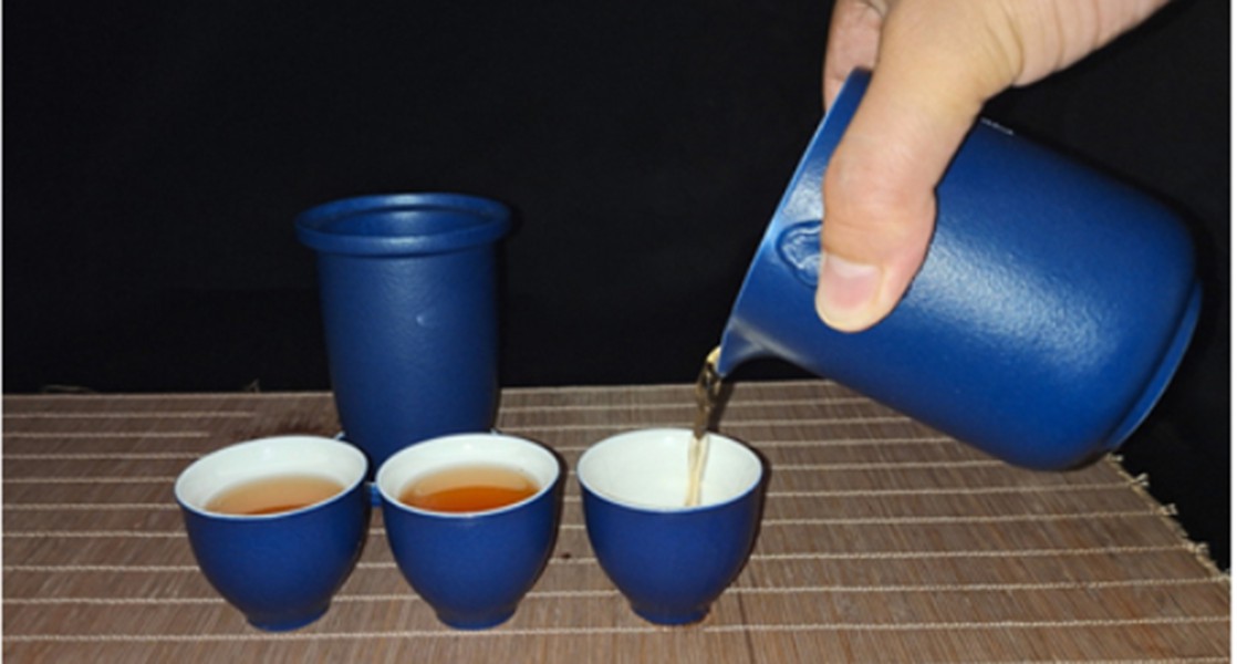 大宋定窯藍釉快客杯套裝，讓你隨時隨地沖出一杯香茗