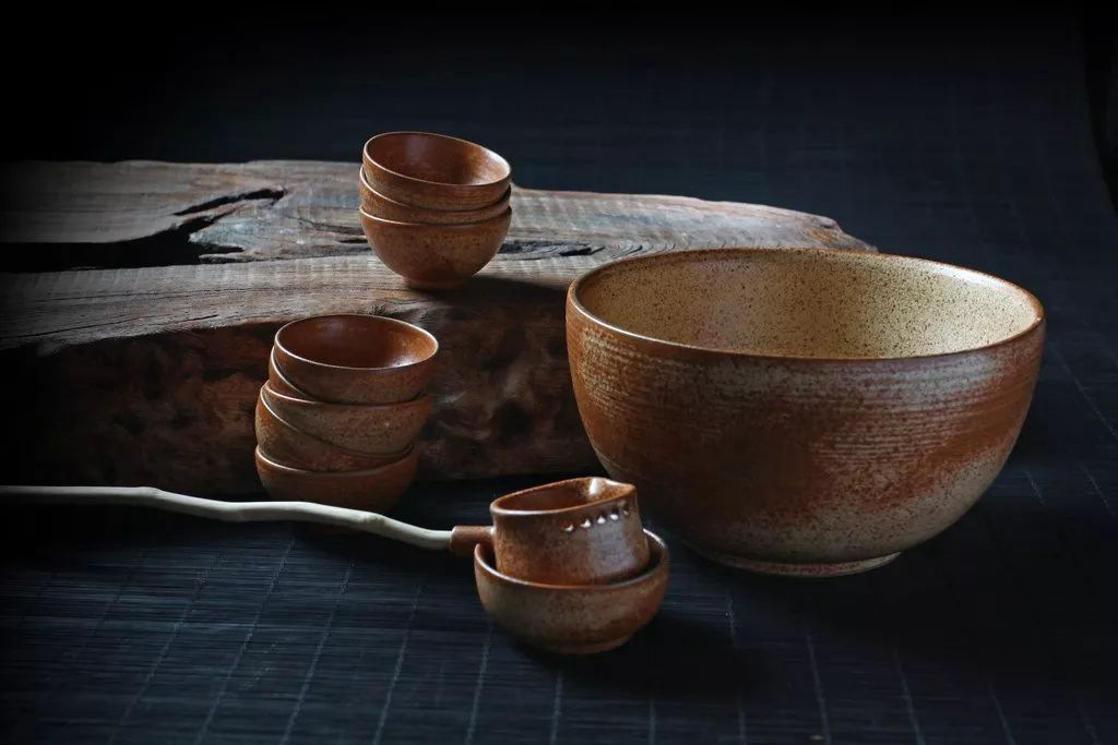 大茶碗：食罷一覺睡，起來兩碗茶。