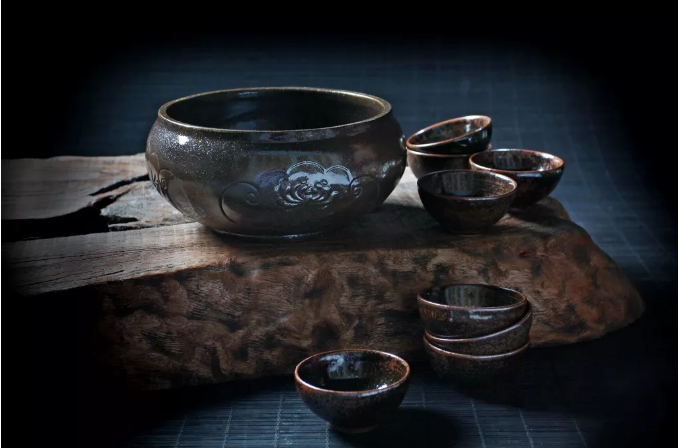 大茶碗：食罷一覺睡，起來兩碗茶。(圖2)