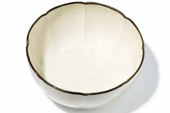 定窯劃花八棱大盌，曾被拍賣出天價(jià)